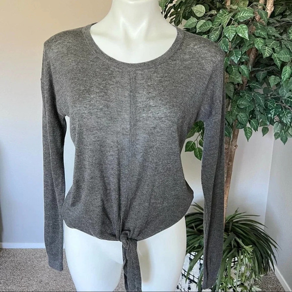 NWT Madewell Women’s Modern Tie Front Lightweight Sweater Grey - Picture 2 of 9